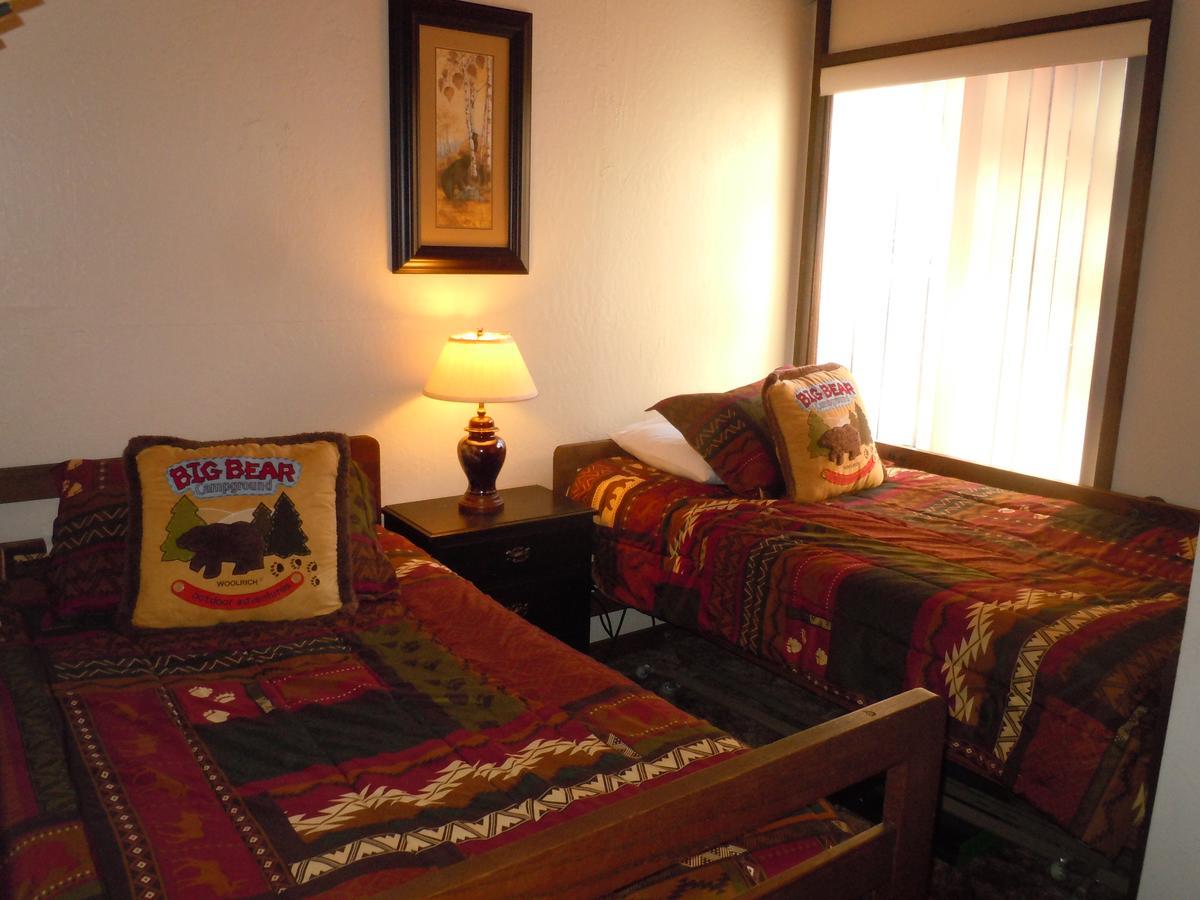Two-Bedroom Plus Den Economy Unit #81 By Escape For All Seasons Bus Lic #23546 Big Bear Lake Bagian luar foto