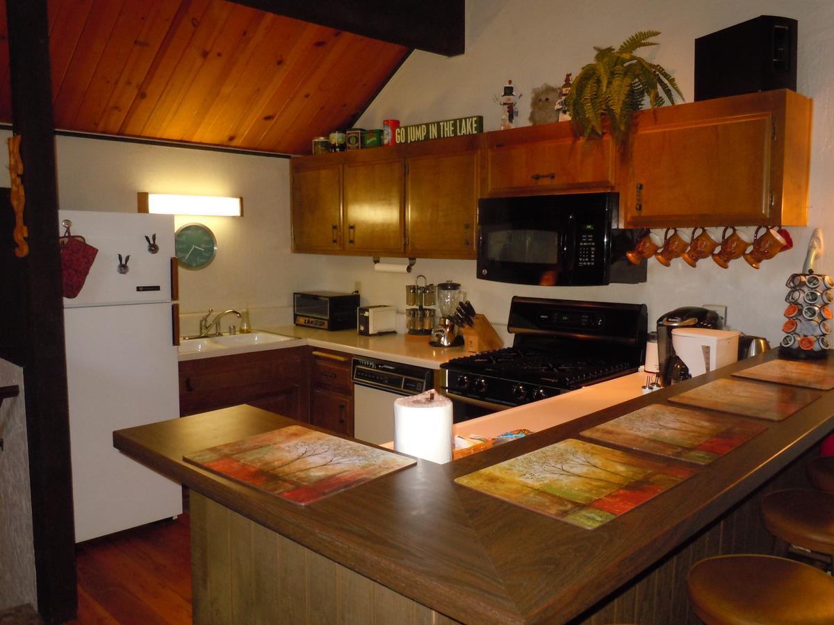 Two-Bedroom Plus Den Economy Unit #81 By Escape For All Seasons Bus Lic #23546 Big Bear Lake Bagian luar foto